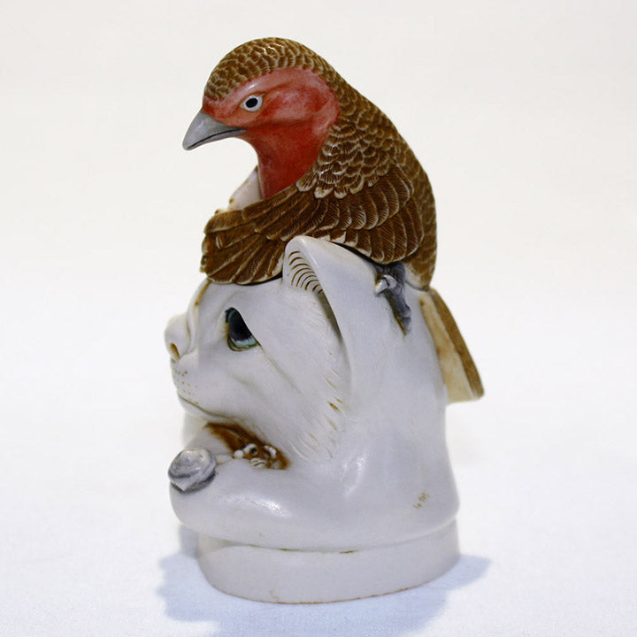 Harmony Kingdom Turdus Felidae white cat with robin bird on head left side view