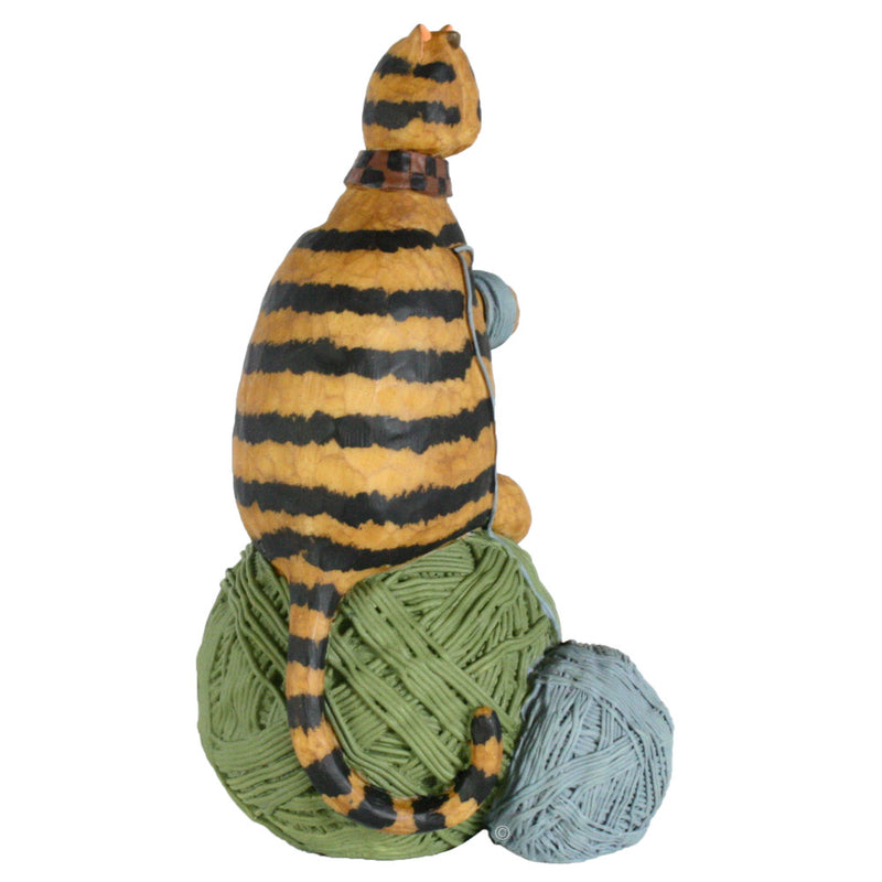 williraye studio spinning yarns cat figurine rear view